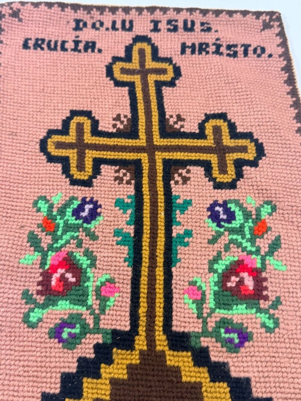 Vintage Romanian Needlepoint Do LU ISUS ERUCIA HRISTO Celtic Cross Flowers 13x9" - Picture 2 of 3